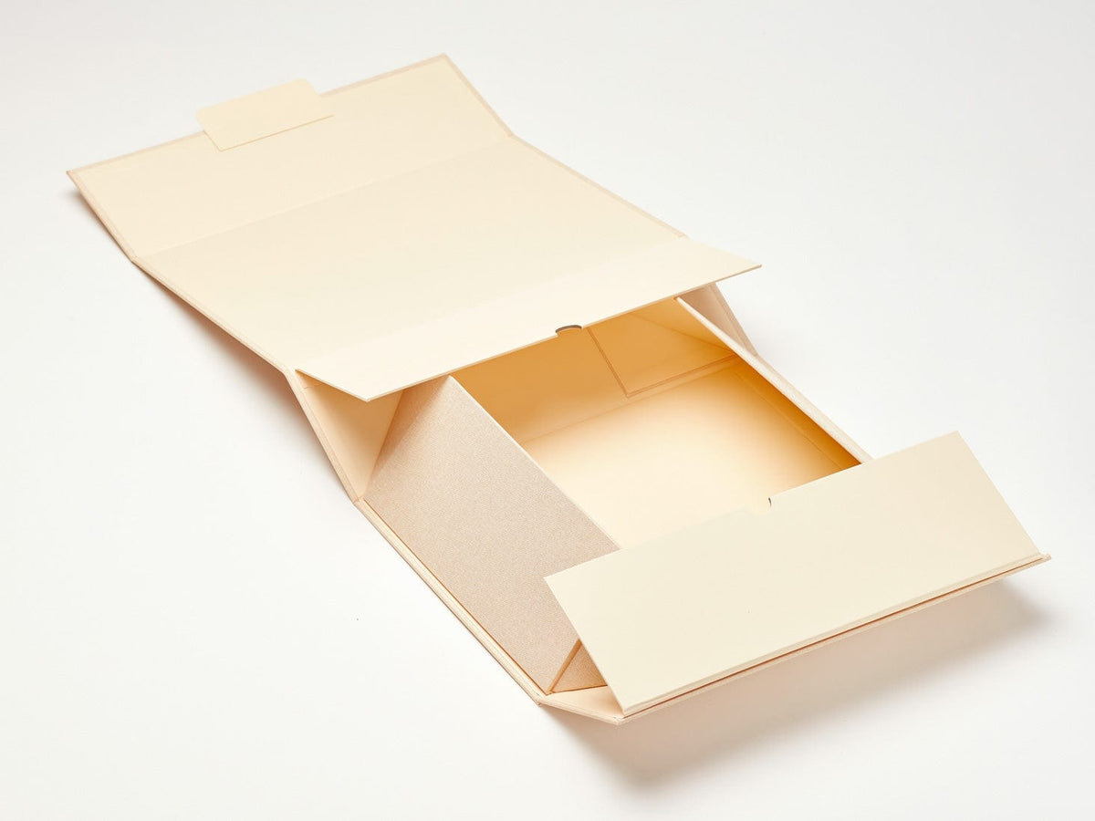 Sample Hessian Linen A4 Deep No Magnets Gift Box Partly Assembled