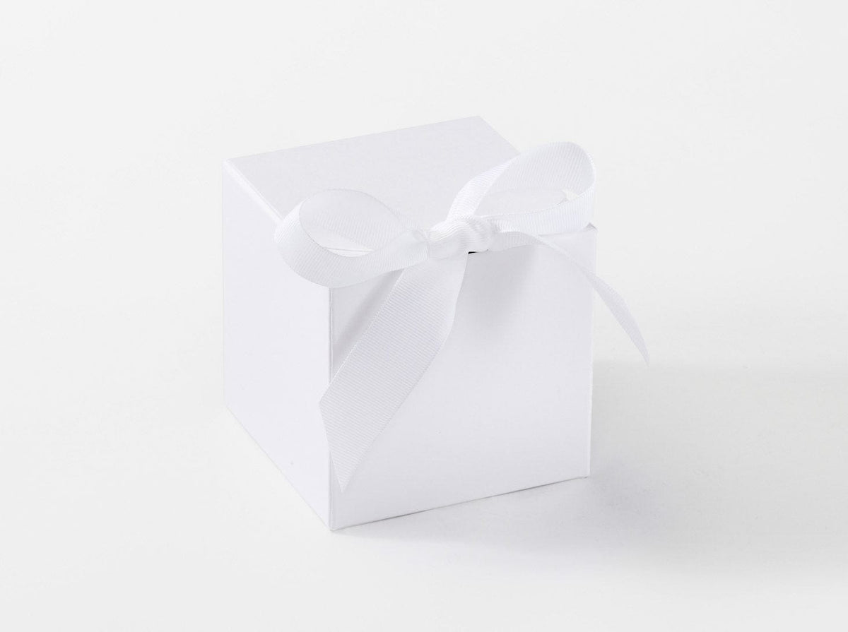 Sample White Small Cube SoftBox with changeable ribbon