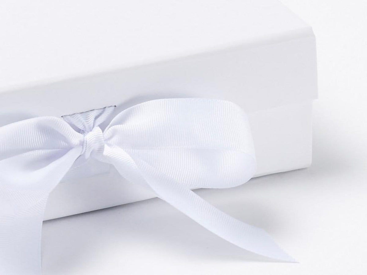 White Medium Folding Gift Box Fixed Ribbon Detail