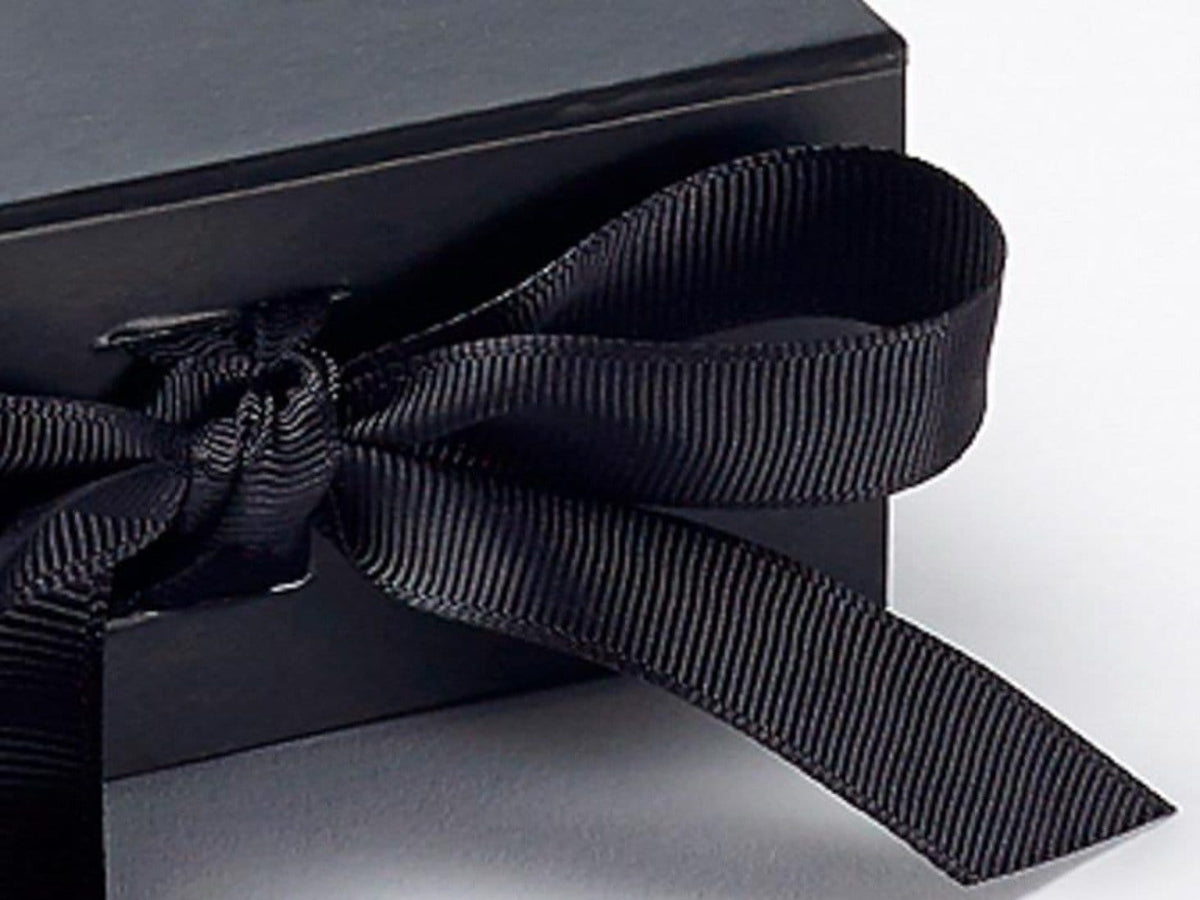 Small gift box grosgrain ribbon detail