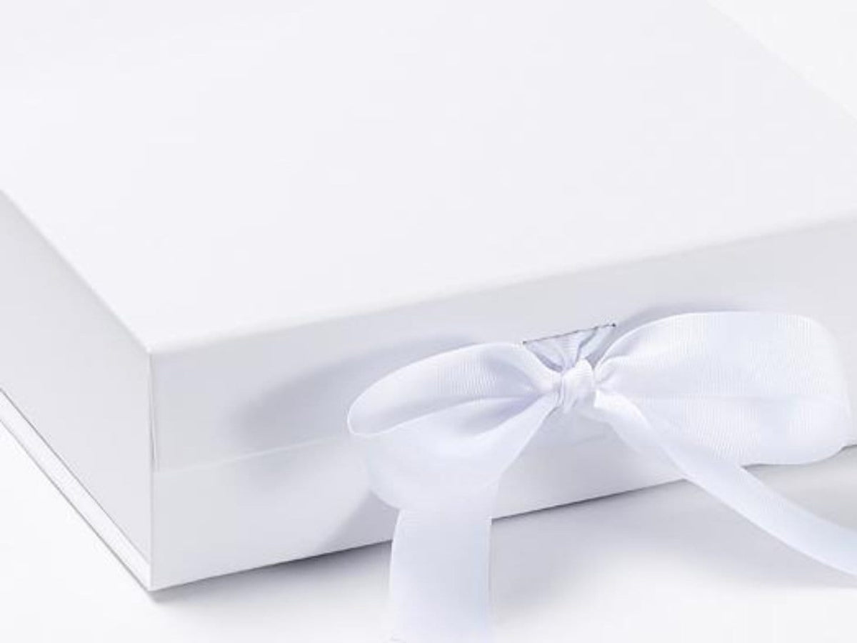 White Medium Folding Gift Box Ribbon Detail