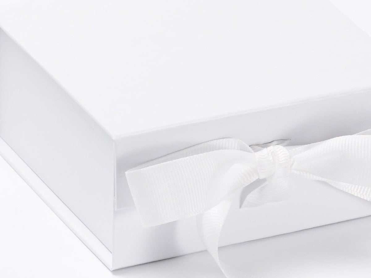 Small Folding Gift Box Fixed Ribbon Detail