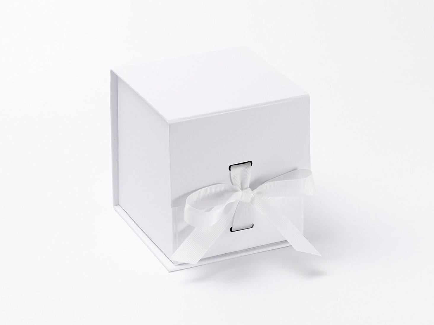 Sample Small White Cube Gift Box with Changeable Ribbon from Foldabox UK