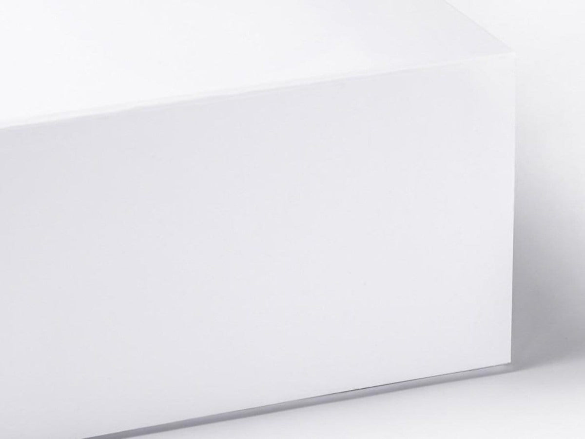White XL Deep Folding Gift Box Front Magnetic Closure Detail